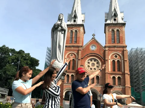 Half Day Tour | Iconic Saigon Daytime Sightseeing By Motorbike