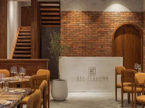 Lobsters & Seafood Buffet At All Seasons Restaurant | Da Nang - Vietnam