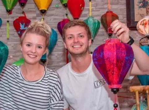 Hoi An Walking Tour and Lantern Making Class